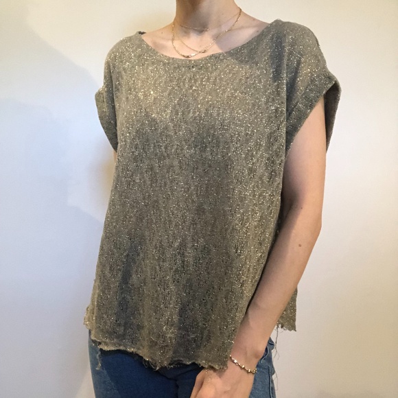 Gold and sparkly top. - Picture 6 of 6